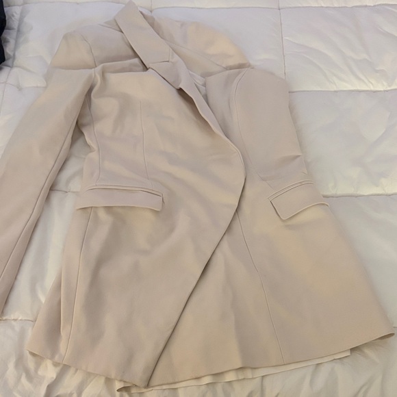 Jackets & Blazers - Elegant Cream Women's Blazer Dress